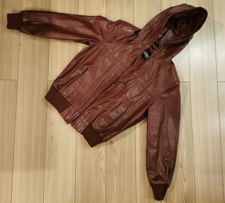 Skórzana kurtka z kapturem 140/146