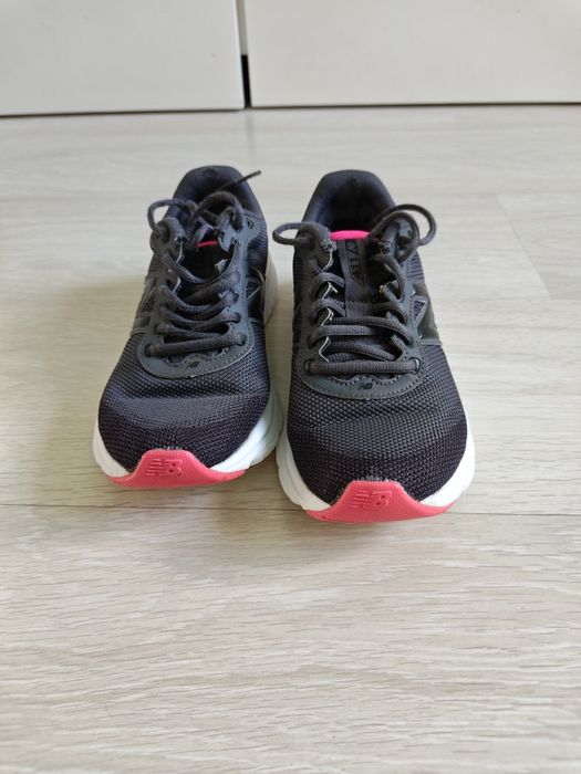 New balance кросовки жіночі 37р