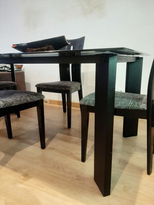 URGENTE Mesa sala em vidro com cadeiras