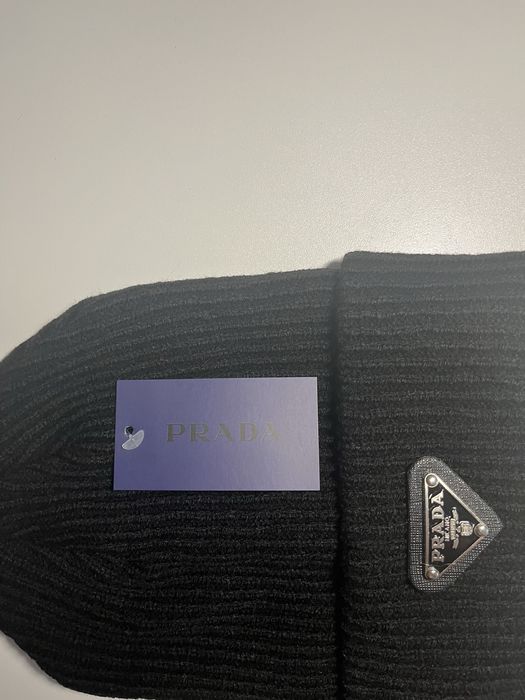 czapka zimowa prada