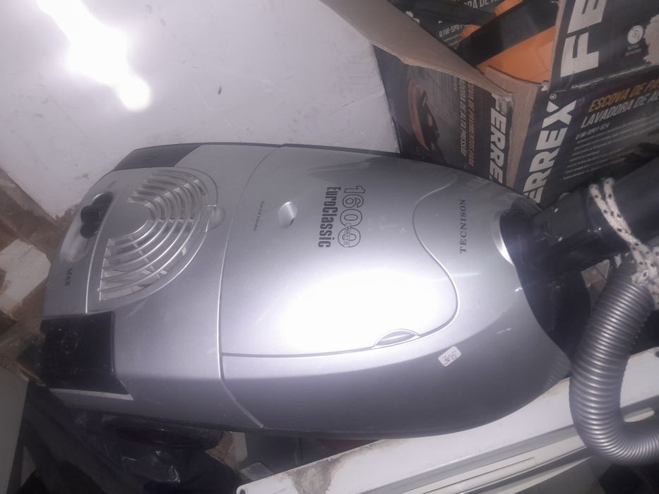 Aspirador novo c/ todos os acessorios 25€