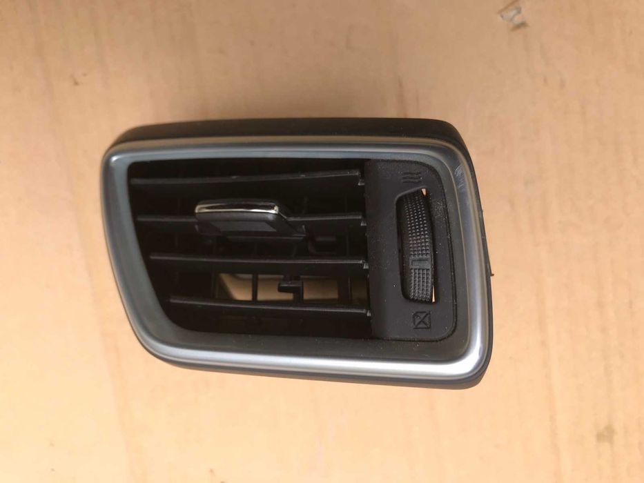 Розподілювач повітря салону  nissan rogue sport 2017-2020