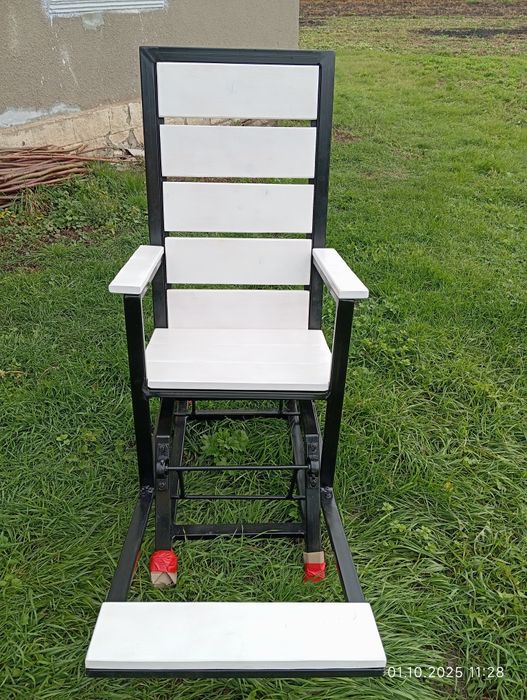 Крісло качалка на підшипниках