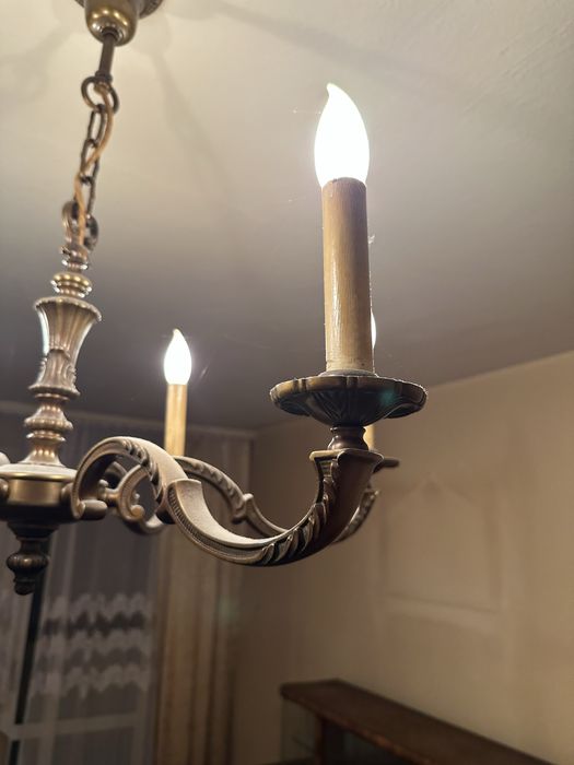 Stary zyrandol antyk