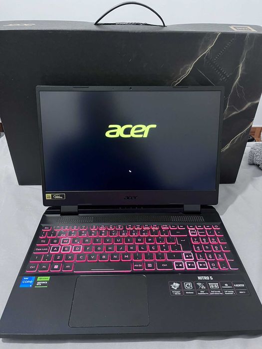 Laptop Acer Gaming com caixa
