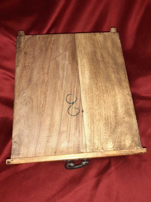 Móvel Contador em Madeira Exotica com 15 Gavetas