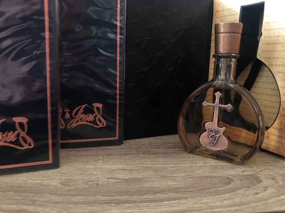 Unikatowe perfumy Elvis Jesus