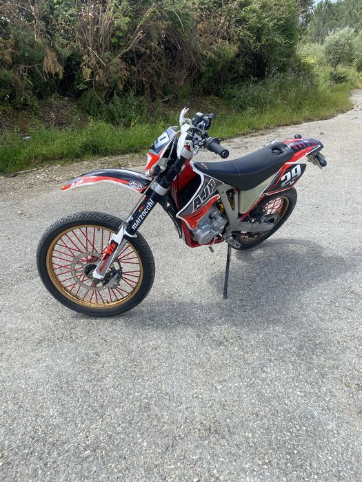Ajp pr4 125cc  2016