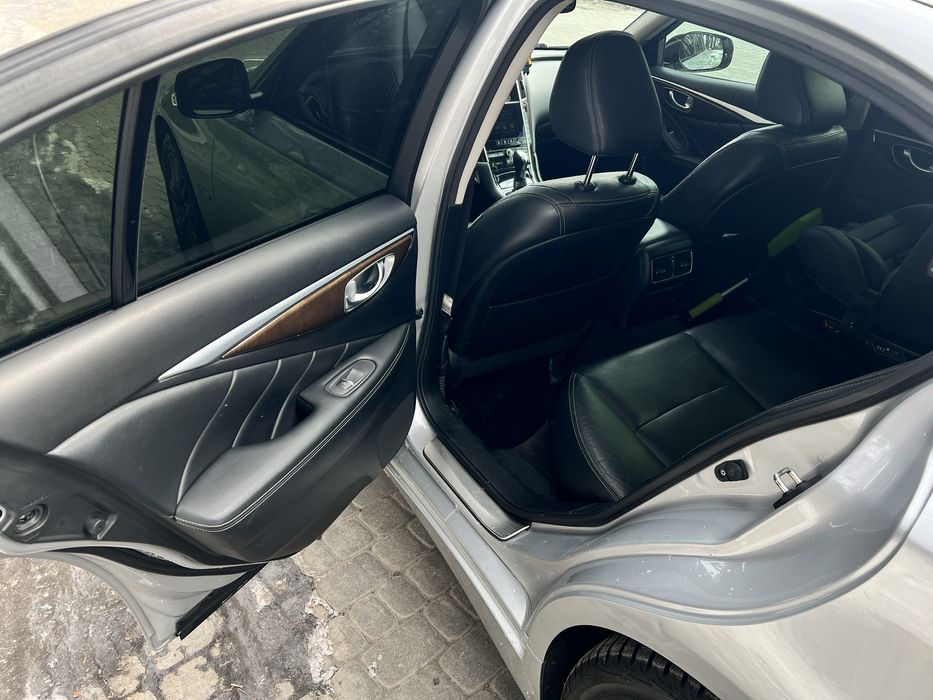 Infiniti Q50 3.5hydrid кращий седан в класі на найкращому двигуні