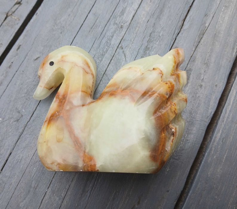 Łabędź z kamienia