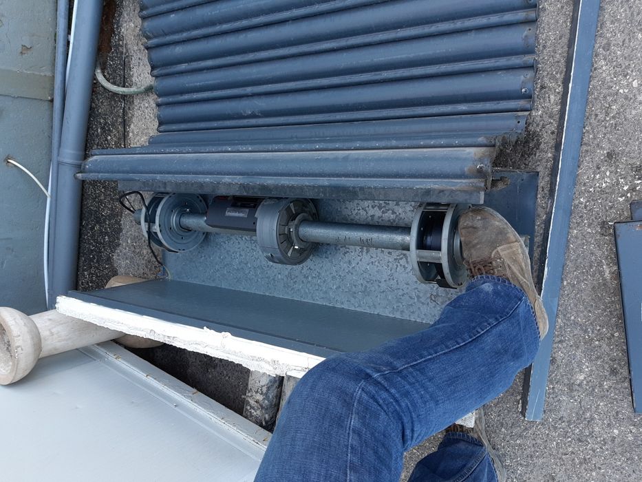 Grade / estore metálico