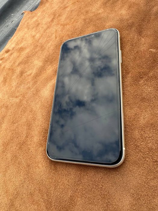 Apple Iphone 11 white