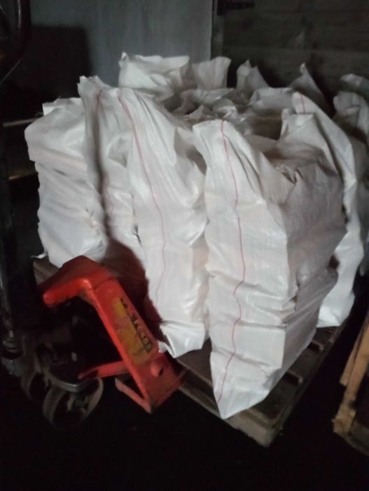 Продам СУХИЕ ДРОВА в мешках. Брикеты.