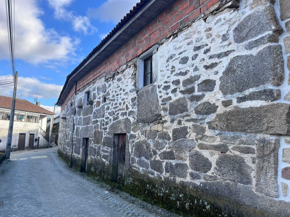 Moradia para restauro - Boticas