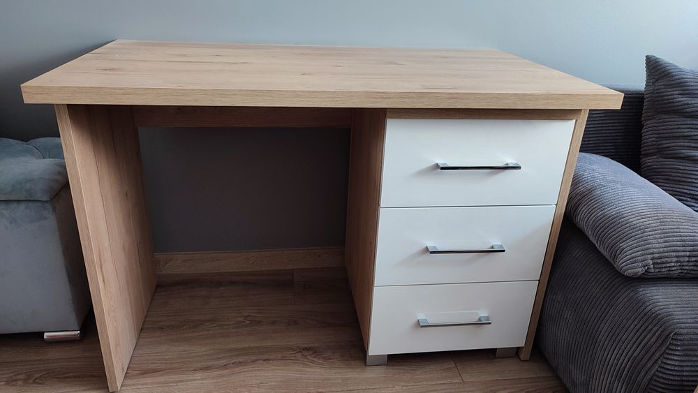 Sprzedam Biurko z szufladami