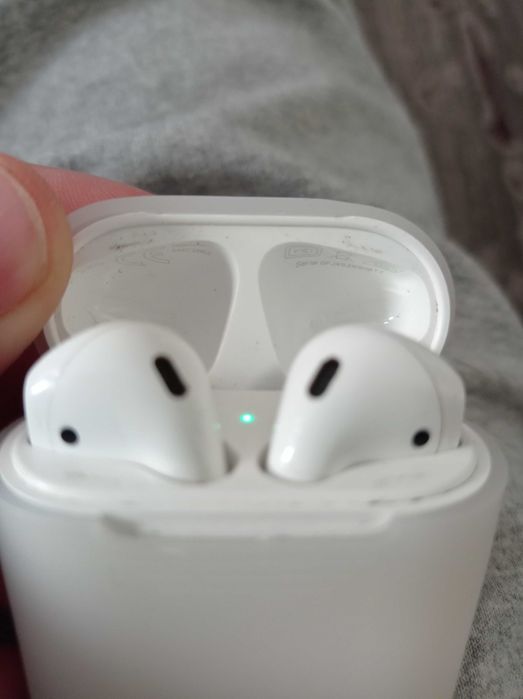 Продам  Apple iPhone навушники білого кольору