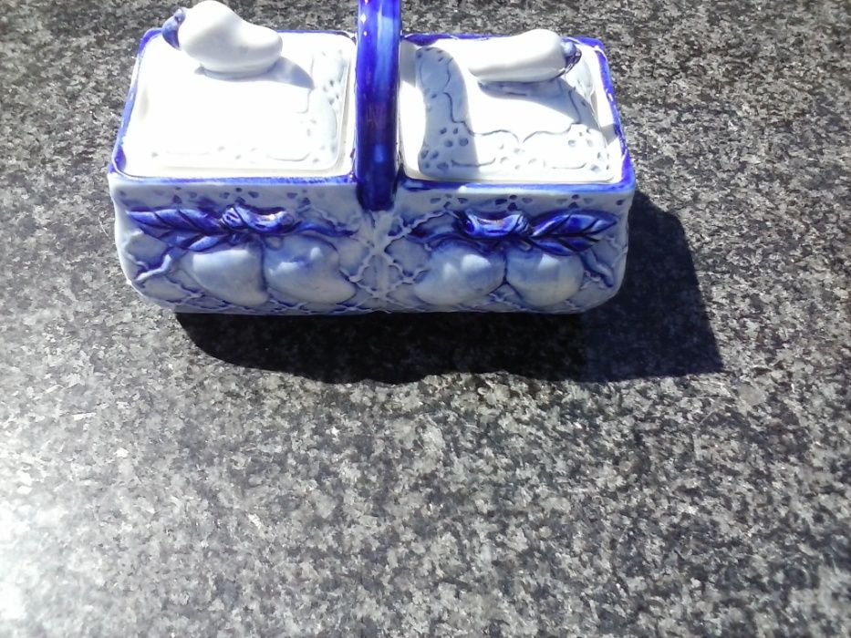 Louça antiga decorativa