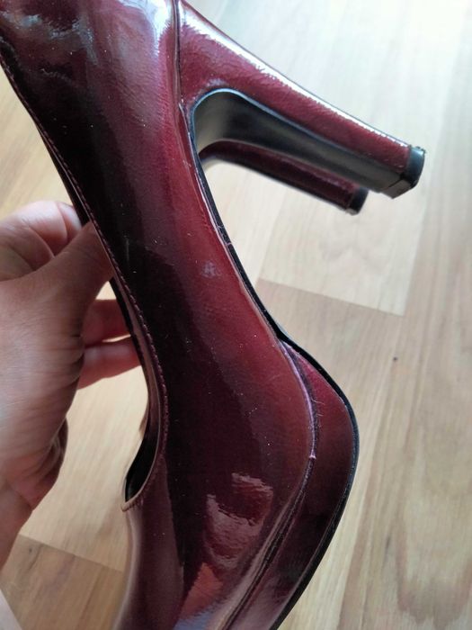 Śliczne bordowe lakierowane czółenka Clara Barson 37