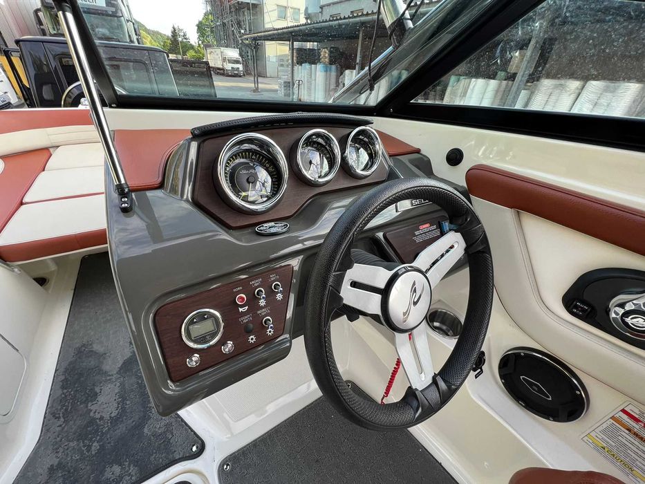 Motorówka Sea Ray 21SPX