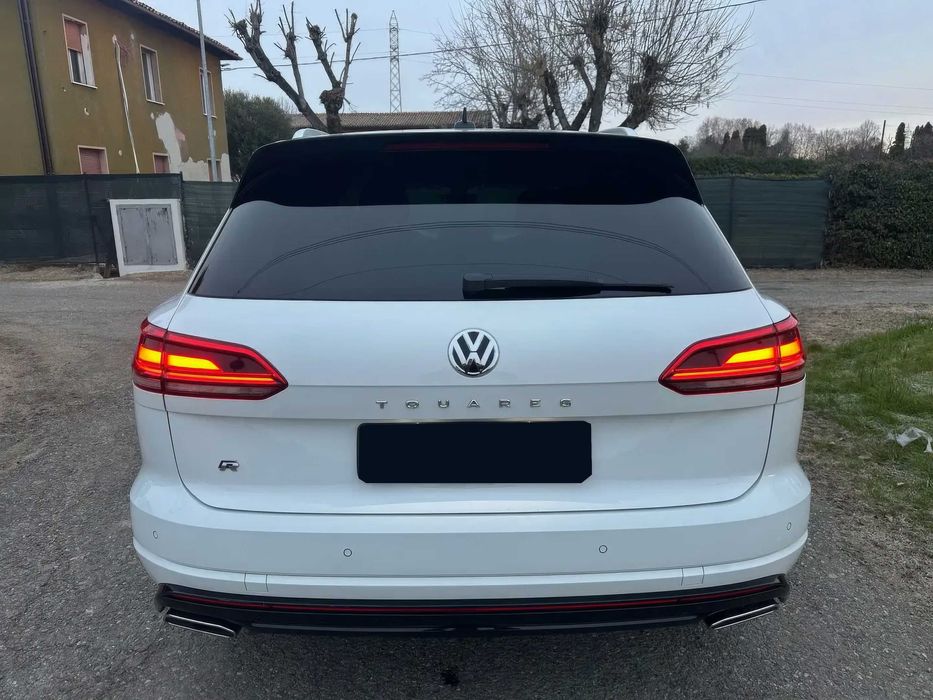 Volkswagen Touareg      2018