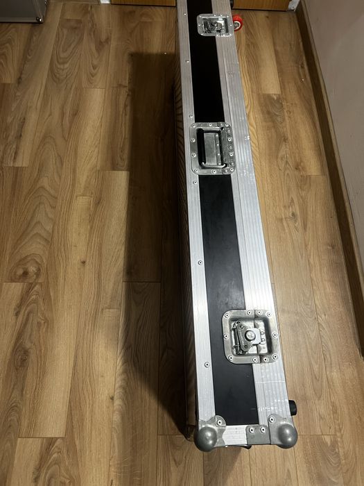 Case twardy instrument klawiszowy