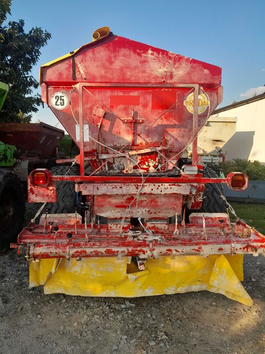 Rozsiewacz wapna Bredal K65A