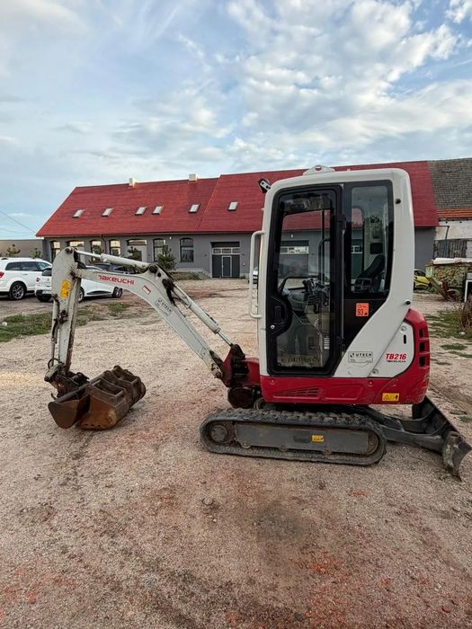Takeuchi TB 216 2022r Zadbany 2367 motogodziny  Minikoparka Takeuchi TB 216 2022r Zadbana Gotowa do pracy
