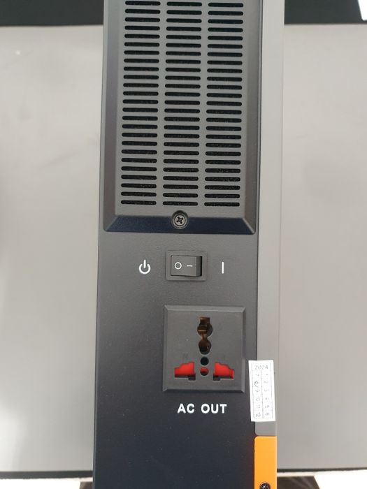 Інвертер фірми PowMr 24v 1500вт.