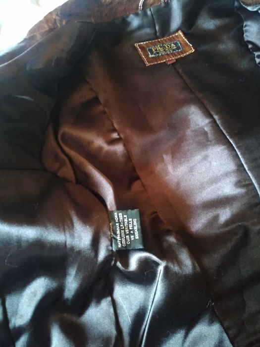 Курточка піджак PRADA на дівчину шкіряна S