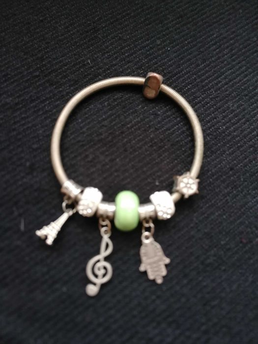 Bransoletka z zawieszkami Charms.8 zawieszek.