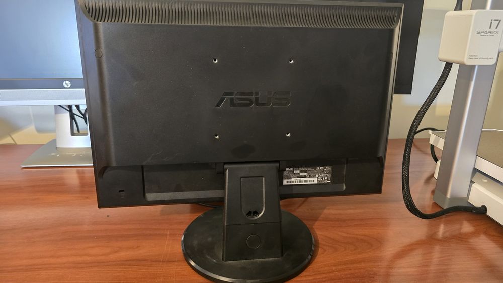Monitor ASUS VW193S 19" 16:10 1440x900 VGA