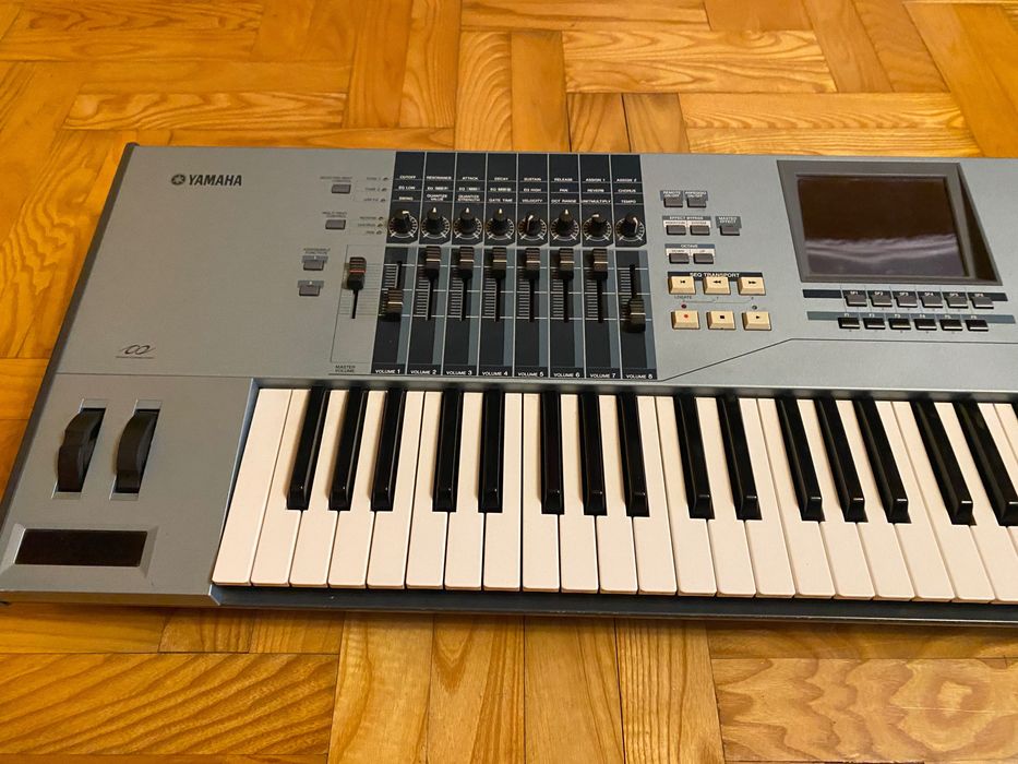 Yamaha XS7 + case – stan bardzo dobry, gotowy do gry od zaraz!