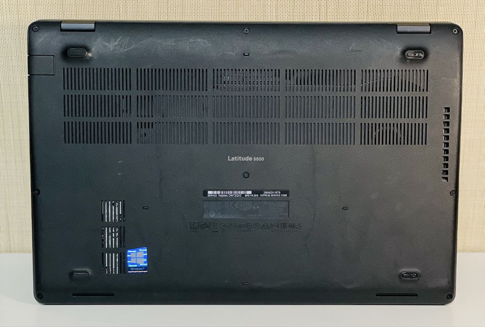 Ноутбук Dell 5500 • FHD IPS • i5-8365U • DDR4 16ГБ • SSD 256ГБ