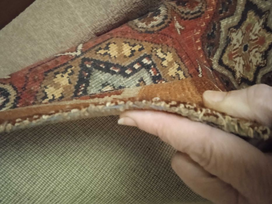 Продам очень старый ковер фабричной работы