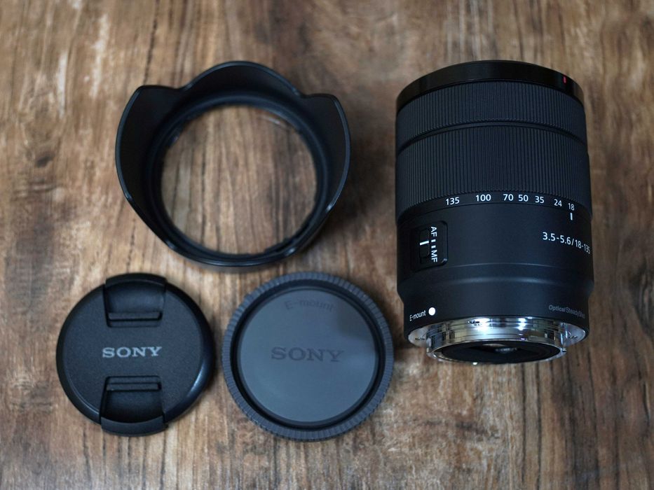 SONY E 18-135mm f/3.5-5.6 OSS . E-mount . Fast AF . Оригiнал . ІДЕАЛ