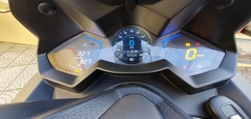 Kymco ak 550 maxi-scooter