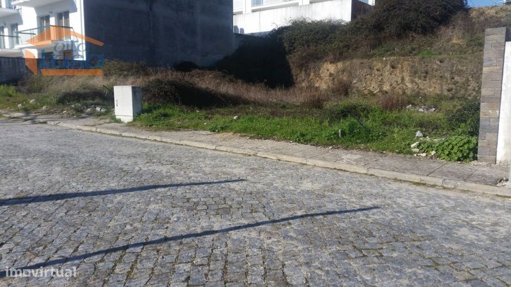 Dois Terrenos para construção c/ vistas para o Rio Douro e Cidade d... — Peso Da Régua E Godim, Vila Real