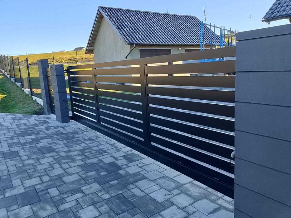 Brama aluminiowa/Nowoczesne ogrodzenia/Producent/Brama wjazdowa