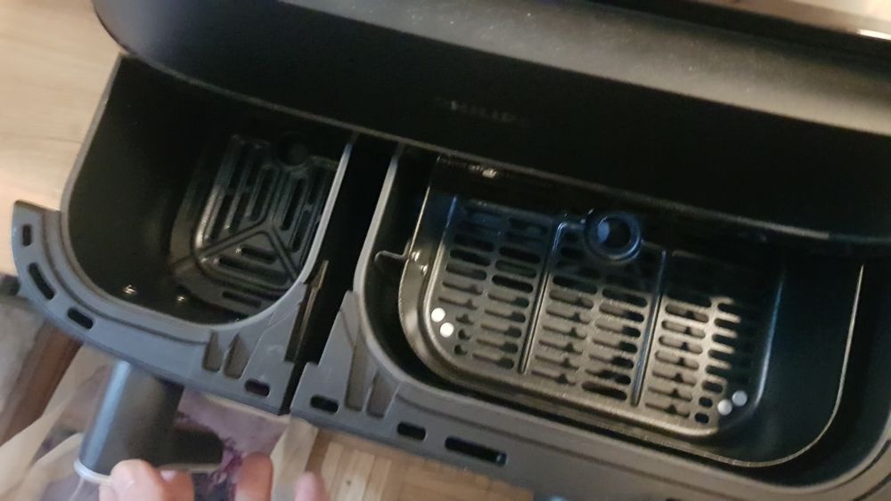 W sumie nowy Airfryer philips NA351