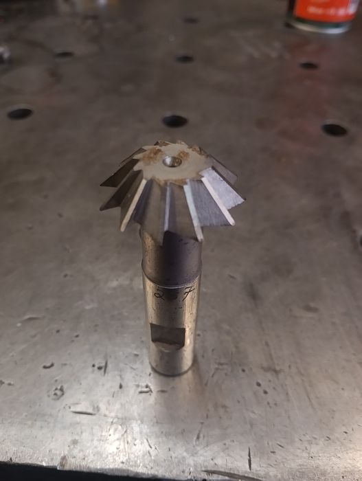 Frez kątowy teowy trzpieniowy HSS-E 5⁰Co 32x8 45⁰