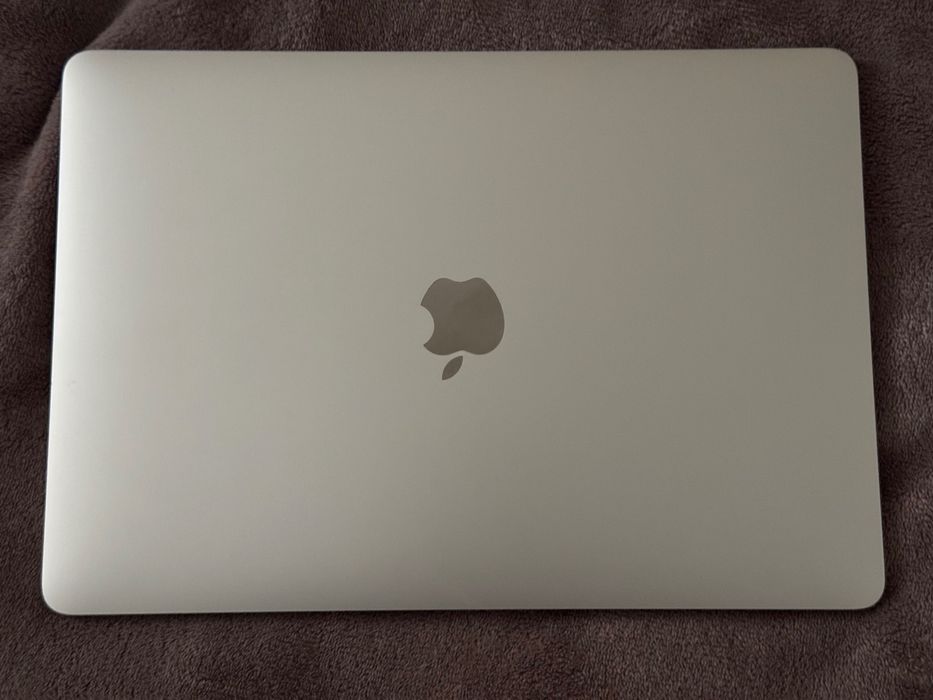 Офіційний Macbook Air 13 M1 8/256 A2337 ідеал
