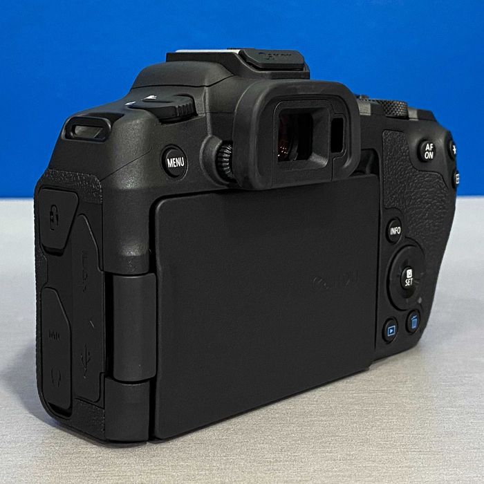 Canon EOS R8 (Corpo) - 24.2MP - NOVA - 3 ANOS DE GARANTIA