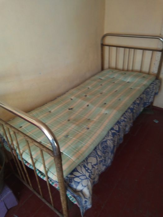Продам 2 матрасы б/у.