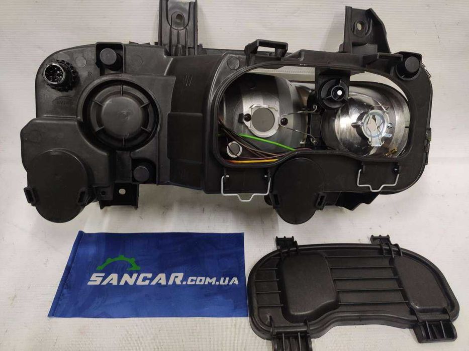 Фара Мерседес Атего Фари Mercedes Atego Бампер