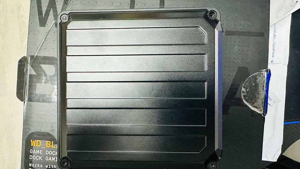Docking station WD D50 Thunderbolt, modelo topo gama de alta performance. Sem disco