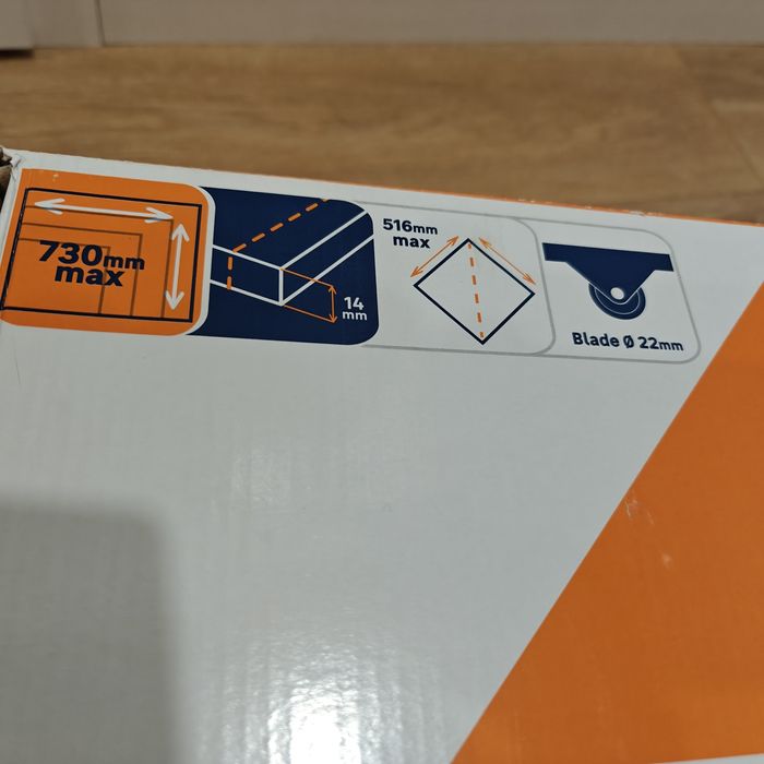 Z nieużywanym ostrzem Dexter 730 do cięcia plytek