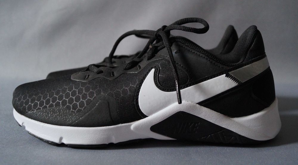 Damskie buty sportowe Nike r.40.5