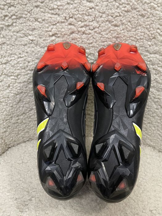 Бутси футзалки сороконожки сокороніжки кросівки Adidas 41р