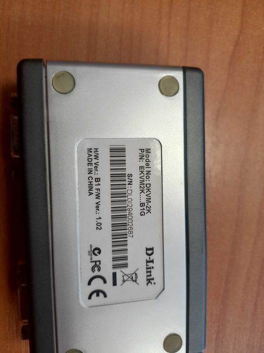 Przełącznik D-Link DKVM-2K PS/2 oraz VGA, polecam!