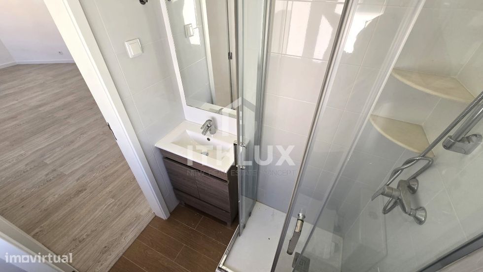 Apartamento T2 com 2 WC -Remodelado com vista rio na Graça